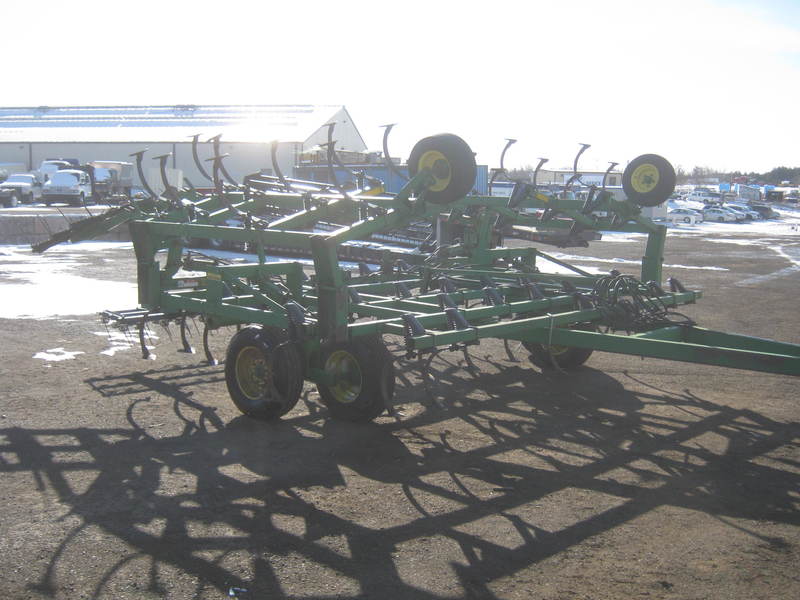 Cultivators  John Deere 960 Cultivator Photo